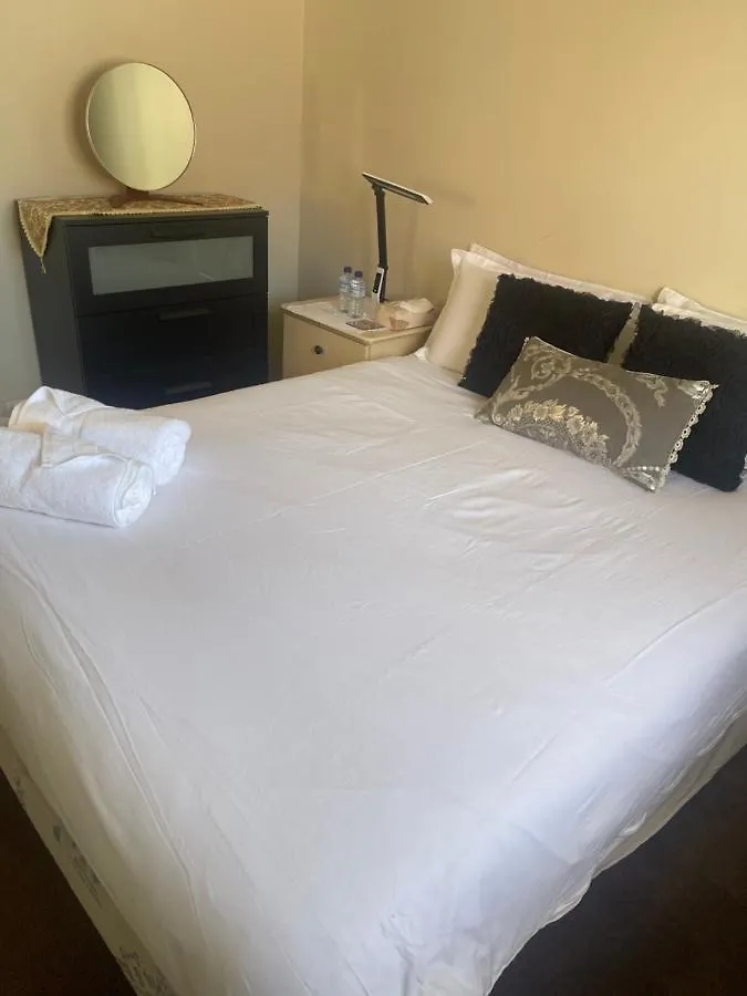 Joondalup Guest House パース