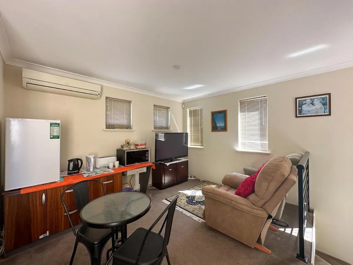 Joondalup Guest House パース